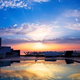 1, 2 o 3 Noches en Hotel RocaBella – Santorini Grecia Luna de Miel